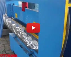high speed stud and track roll forming machine with Servo running cutting 